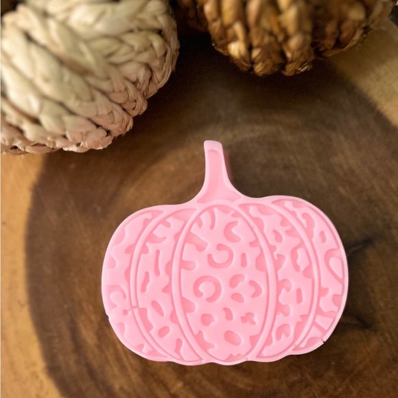 Handcrafted Pumpkin Shape Soap - Fragrance is SWEATER WEATHER - Picture 2 of 2
